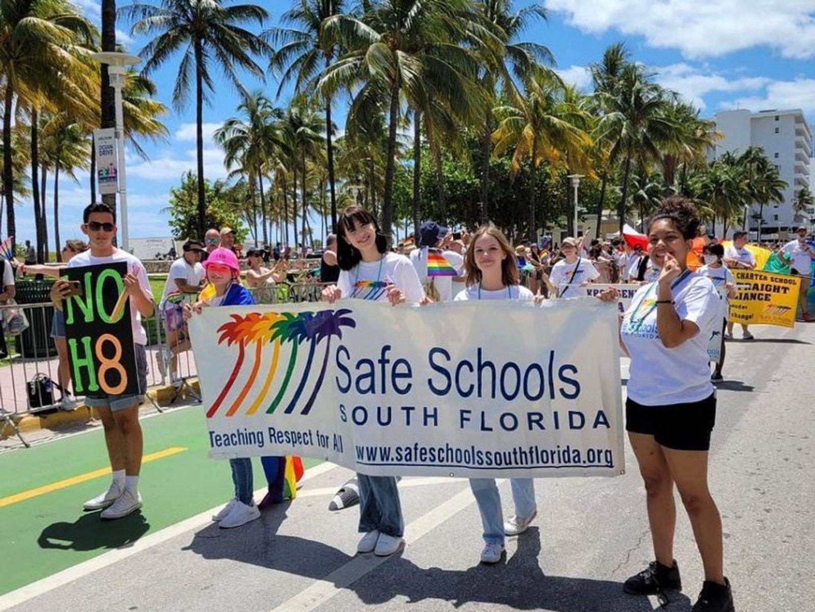 Florida will mit 'Don't say Gay' Gesetz queere Themen aus Schulen verbannen  